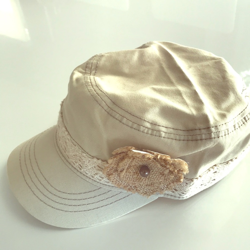 Pugs Women Light Brown Dots Embroidered Floral Hat